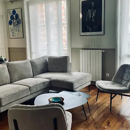 Stylish Parisian Montmartre 2br Lejlighed *
