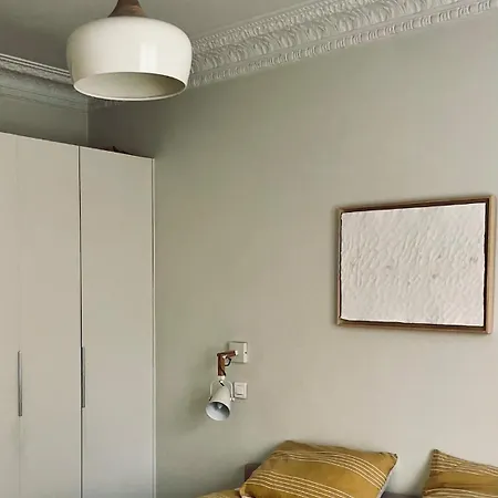 Stylish Parisian Montmartre 2br Appartamento