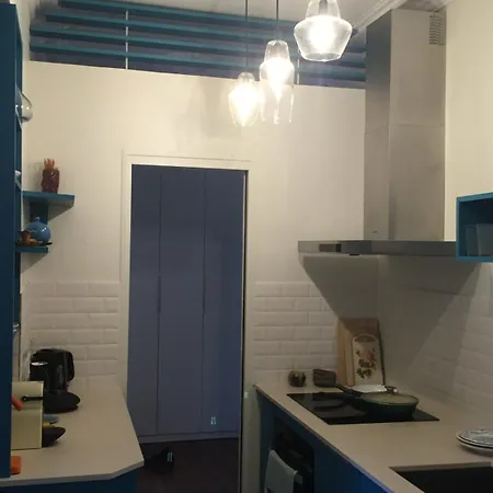 Apartment Charming Parisian Montmartre 2br