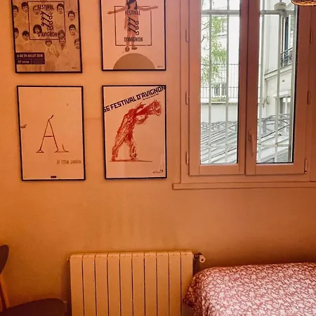 Stylish Parisian Montmartre 2br شقة