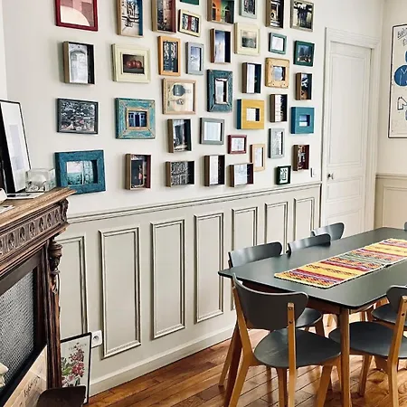 Stylish Parisian Montmartre 2br *